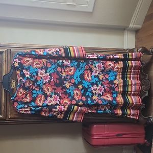 Violet b. Woman Colorful Floral Dress